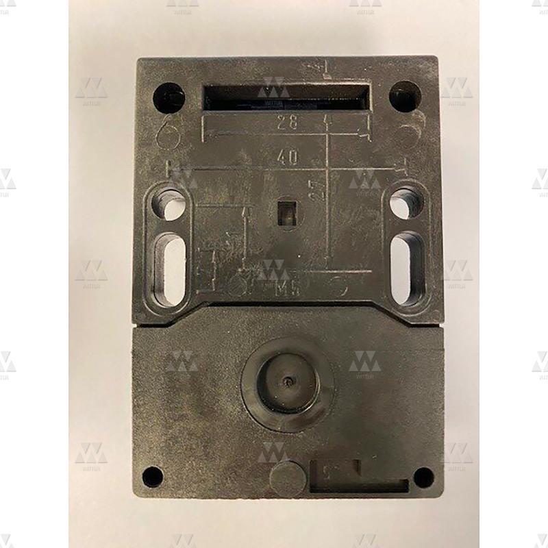 2L1A159242 | CONTACT IP54